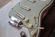 FENDER Custom Shop Limited Edition 1964 L-Series Stratocaster Heavy Relic, 3A Rosewood Fingerboard, Aged Olympic White, HARDCASE