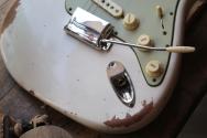 FENDER Custom Shop Limited Edition 1964 L-Series Stratocaster Heavy Relic, 3A Rosewood Fingerboard, Aged Olympic White, HARDCASE