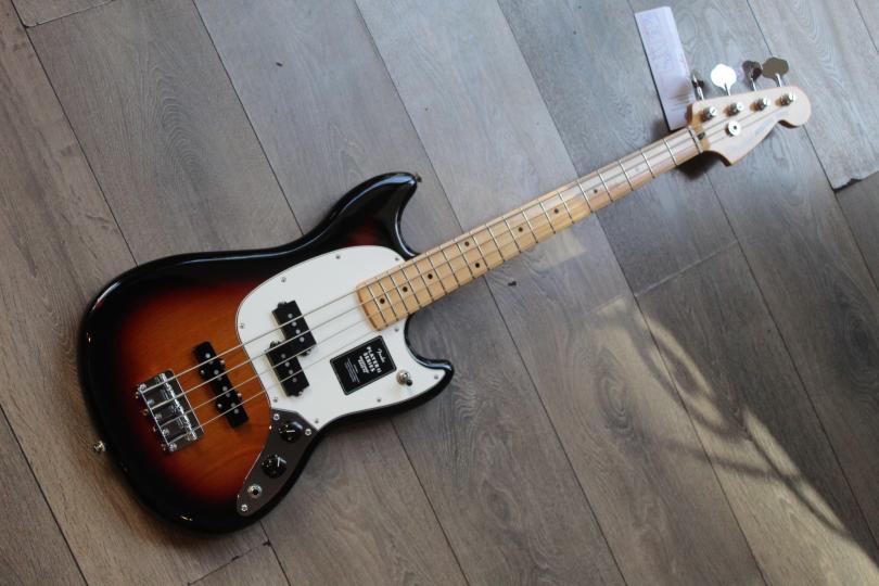 FENDER Player II Mustang Bass PJ, Maple , 3-Color Sunburst, 3, 51 KG