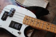 FENDER Player II Mustang Bass PJ, Maple , 3-Color Sunburst, 3, 51 KG