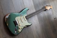 FENDER Limited Edition 1964 L-Series Stratocaster® Heavy Relic®, 3A Rosewood Fingerboard, Aged Sherwood Green Metallic 3.64 Kg