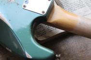 FENDER Limited Edition 1964 L-Series Stratocaster® Heavy Relic®, 3A Rosewood Fingerboard, Aged Sherwood Green Metallic 3.64 Kg