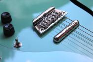 DANELECTRO "´56 Baritone Matched Head Dolphin in Dark Aqua" 2, 92 KG