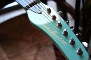 DANELECTRO "´56 Baritone Matched Head Dolphin in Dark Aqua" 2, 92 KG