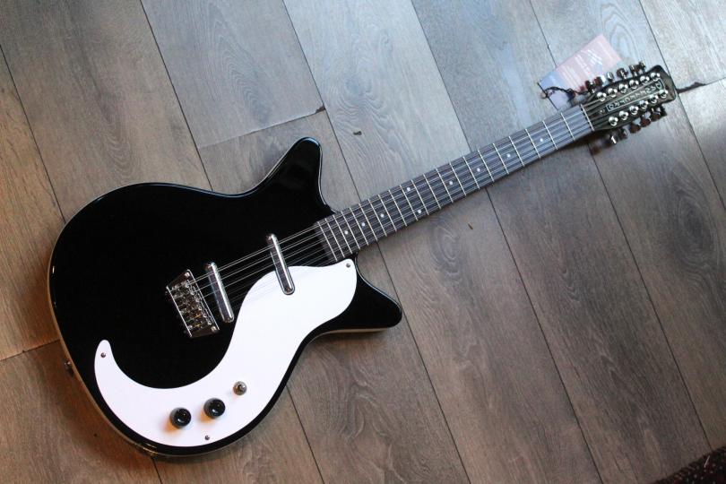 DANELECTRO "´59 Dano 12 Black" 3, 23 KG