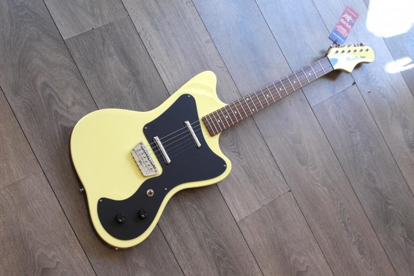 DANELECTRO "67 Dano Yellow and Black"