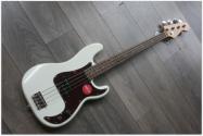 SQUIER Classic Vibe '60s Precision Bass Olympic White, Indian Laurel by FENDER