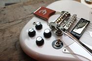 EPIPHONE Crestwood Custom Polaris White, 3, 25 KG