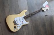FENDER "Yngwie Malmsteen Stratocaster, Scalloped Rosewood Fingerboard, Vintage White" HARDCASE