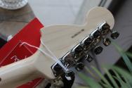 FENDER "Yngwie Malmsteen Stratocaster, Scalloped Rosewood Fingerboard, Vintage White" HARDCASE