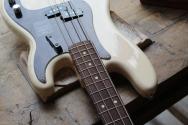 FENDER Vintera II 60s Precision Bass Olympic White, 4, 00 KG