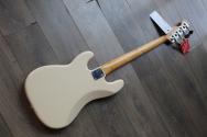 FENDER Vintera II 60s Precision Bass Olympic White, 4, 00 KG