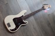 FENDER Vintera II 60s Precision Bass Olympic White, 4, 00 KG