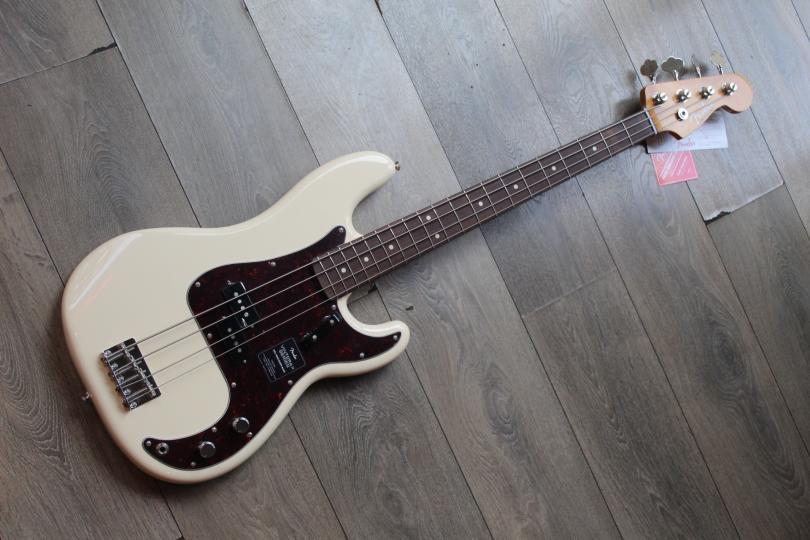 FENDER Vintera II 60s Precision Bass Olympic White, 4, 00 KG
