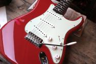 FENDER "Limited Vintera II 60s Stratocaster, Rosewood, Fiesta Red" GIGBAG, 3, 43 KG