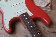 FENDER "Limited Vintera II 60s Stratocaster, Rosewood, Fiesta Red" GIGBAG, 3, 43 KG