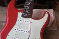 FENDER "Limited Vintera II 60s Stratocaster, Rosewood, Fiesta Red" GIGBAG, 3, 43 KG
