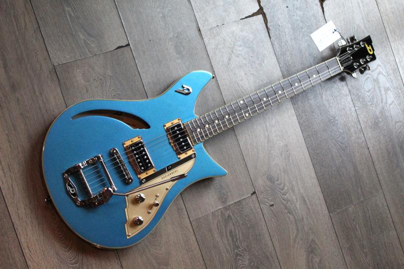 DUIESENBERG Limited Double Cat Royall Blue, HARDCASE, PAPERS