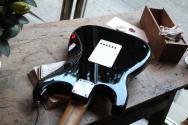 FENDER Limited Edition Vintera II 50 Stratocaster Roasted Maple Neck Black Pickguard with Custom Shop Fat 60, GIGBAG, 3, 59 KG
