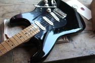 FENDER Limited Edition Vintera II 50 Stratocaster Roasted Maple Neck Black Pickguard with Custom Shop Fat 60, GIGBAG, 3, 59 KG