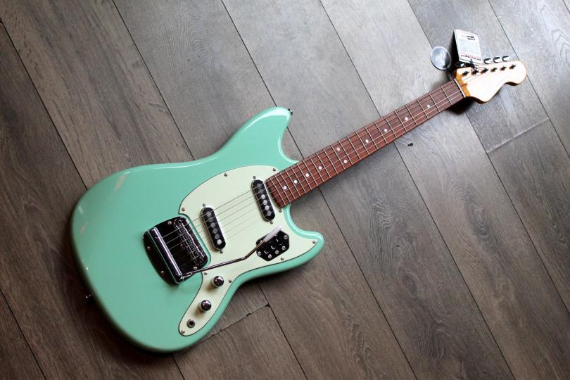 VINTAGE Revo Series Colt SS Twin Guitarra Eléctrica Ventura Green, 3, 56 KG