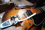GIBSON ES 330 /61, Reissue VOS Bigsby, 2016, HARDCASE, PAPERS, 3, 13 KG