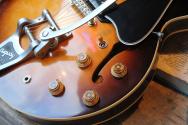 GIBSON ES 330 /61, Reissue VOS Bigsby, 2016, HARDCASE, PAPERS, 3, 13 KG