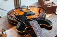 GIBSON ES 330 /61, Reissue VOS Bigsby, 2016, HARDCASE, PAPERS, 3, 13 KG
