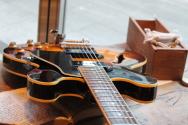 GIBSON ES 330 /61, Reissue VOS Bigsby, 2016, HARDCASE, PAPERS, 3, 13 KG