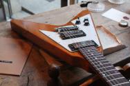 MAYBACH "Jetwing Korina Vintage Honey Left Handed with Hardcase and Papers, 3, 2 KG