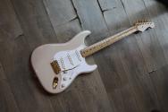 FENDER Limited Edition Vintera II '50s Stratocaster, Roasted Maple Fingerboard, White Blonde, 3, 48 KG