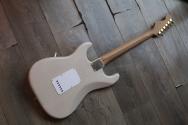 FENDER Limited Edition Vintera II '50s Stratocaster, Roasted Maple Fingerboard, White Blonde, 3, 48 KG
