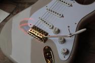 FENDER Limited Edition Vintera II '50s Stratocaster, Roasted Maple Fingerboard, White Blonde, 3, 48 KG