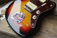 FENDER Custom Shop 1967 Jazzmaster DLX Closet Classic, 3A Rosewood Fingerboard, 3-Color Sunburst HARDCASE, 3, 72 KG