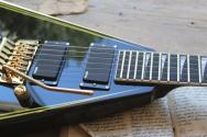 JACKSON MJ Series Rhoads RR24MG, Black with Yellow Pinstripes, Ebony Fingerboard, SOFTCASE