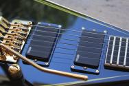 JACKSON MJ Series Rhoads RR24MG, Black with Yellow Pinstripes, Ebony Fingerboard, SOFTCASE