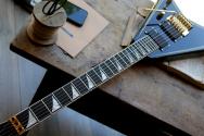 JACKSON MJ Series Rhoads RR24MG, Black with Yellow Pinstripes, Ebony Fingerboard, SOFTCASE