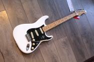 FENDER Player II Stratocaster, Maple Fingerboard, Polar White Model, GIGBAG