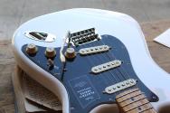 FENDER Player II Stratocaster, Maple Fingerboard, Polar White Model, GIGBAG
