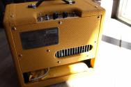 FENDER Pro Junior IV 15-Watt 1x10" Guitar Combo Lacquered Tweed