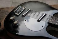 DANELECTRO "´58 Longhorn Baritone Black Burst"