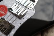 SQUIER Paranormal Rascal Bass HH, Metallic Black