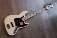 SQUIER Affinity Series Active Jazz Bass, Olympic White, 3, 95 KG