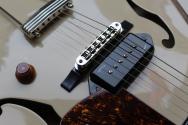 GODIN "5th Ave TL Kingpin P90 Trans Cream HG" GODIN GIGBAG