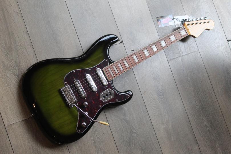 VINTAGE "Revo Series Deluxe Green Burst" 3, 94 KG