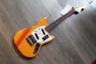 FENDER "Mustang Vintera II '70s Competition Orange" GIGBAG