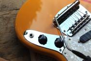 FENDER "Mustang Vintera II '70s Competition Orange" GIGBAG