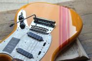 FENDER "Mustang Vintera II '70s Competition Orange" GIGBAG