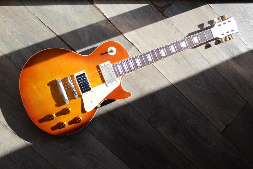 TOKAI "ULS 150 F Relic Matte Violin Finish" HARDCASE, PAPERS, 4, 16 KG