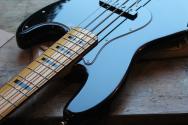SQUIER Classic Vibe '70s Jazz Bass Black